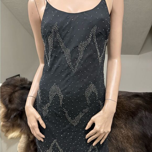 Black Chiffon V-back Sleeveless All Over Beaded Evening Dress/Party Dress - Picture 10 of 13